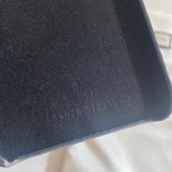 (CFL) Authentic Gucci iPhone 8 / iPhone SE 2nd Gen Phone case, New in Box - Picture 7 of 10